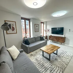 Euro Loft Old Town Apartment